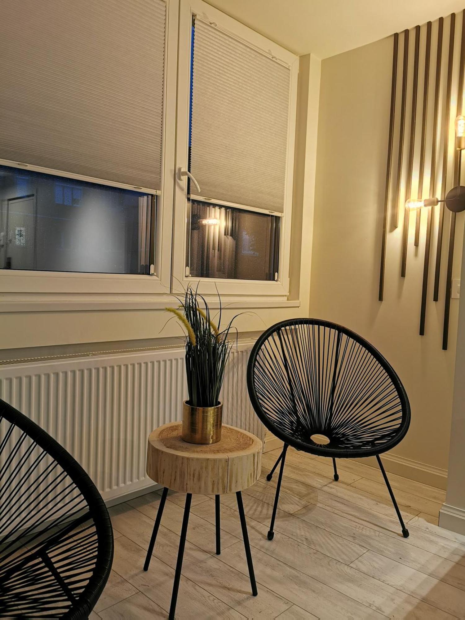 Noir Apartment Haţeg Esterno foto